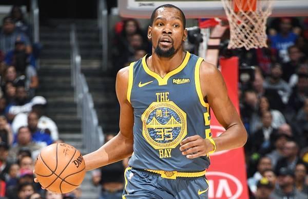 比如亚当斯, 士队的超级 比如亚当斯, 士队的超级